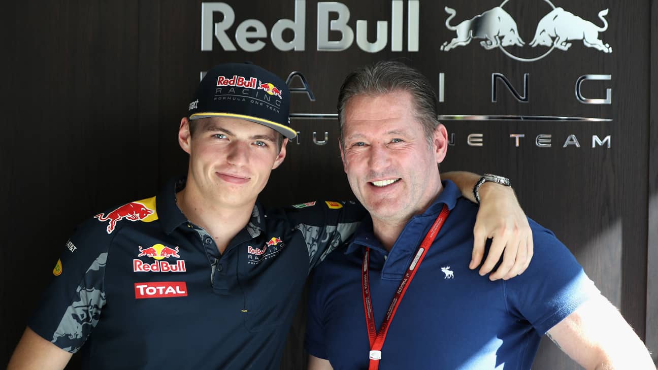 Papá de Verstappen se va contra Red Bull; defiende a ‘Checo’