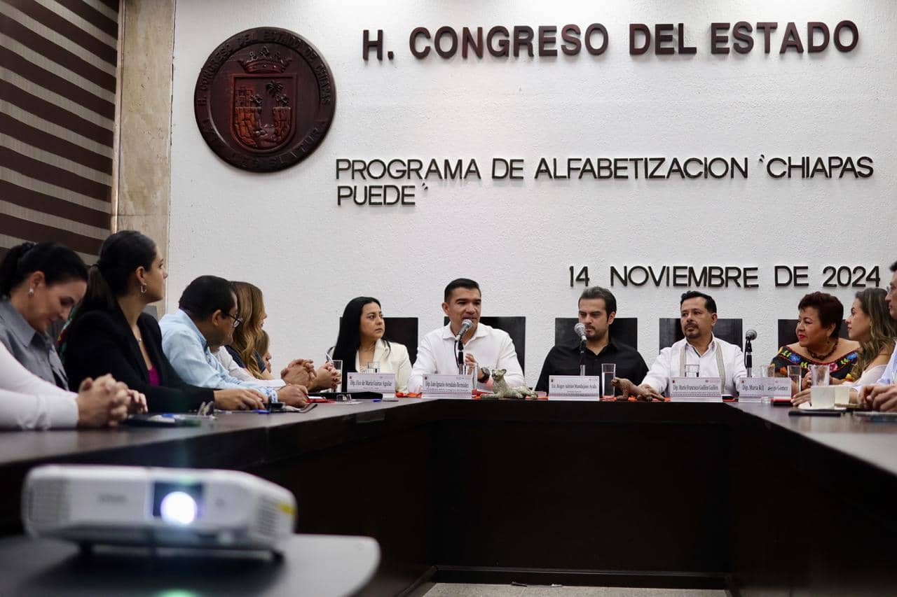 Presentan en Congreso programa de alfabetización “Chiapas Puede”