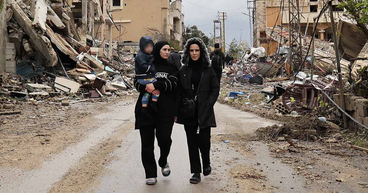 Desplazados vuelven a ruinas de Beirut; “pese a destrucción, estamos felices”