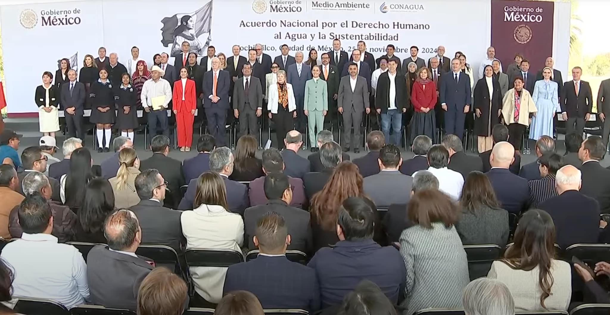 Eduardo Ramírez acompaña a Claudia Sheinbaum en la firma del Acuerdo Nacional por el Derecho Humano al Agua