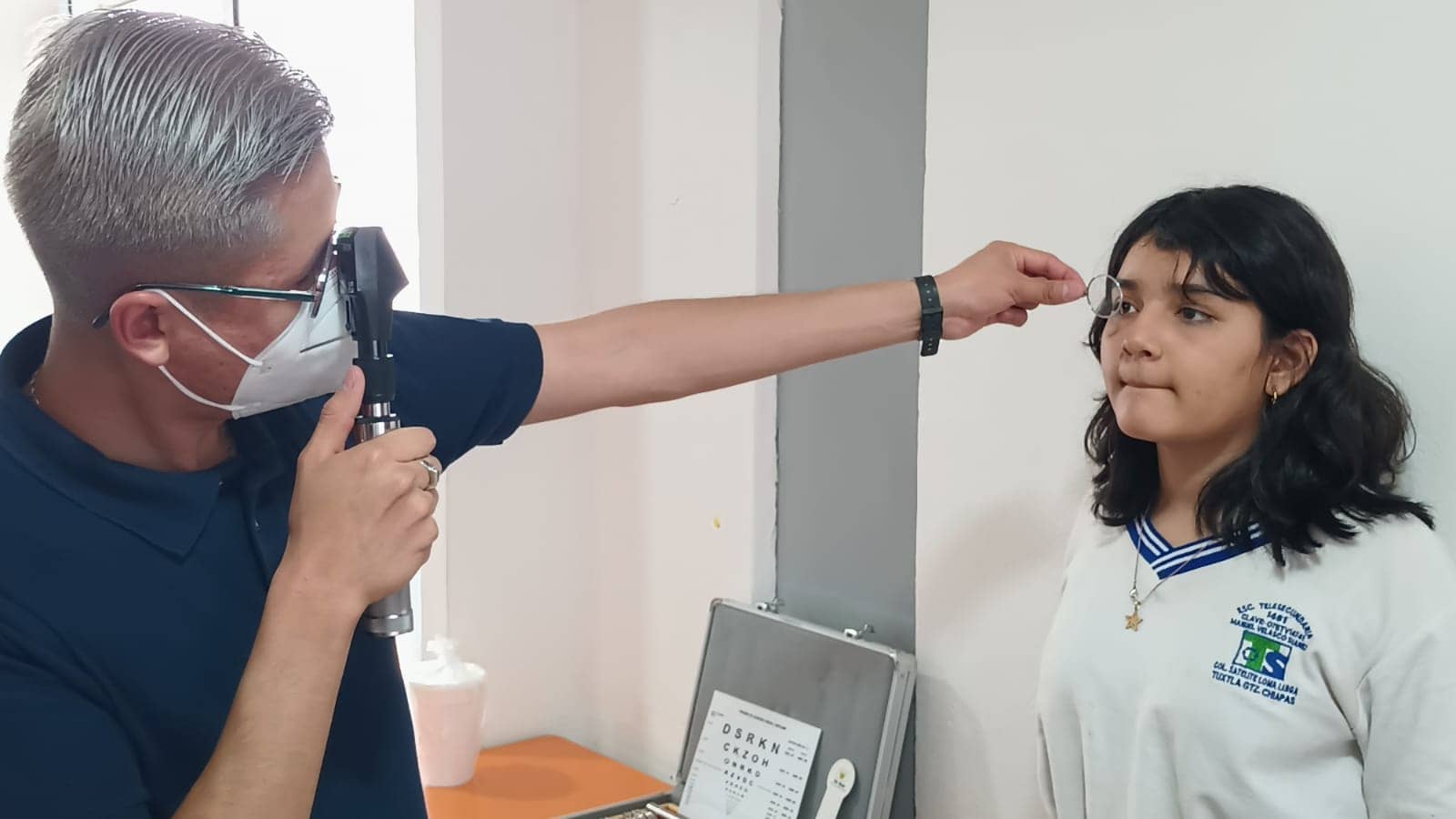 Alumnos de la Telesecundaria #1451 del Indeporte fueron beneficiados por la fundación “Ver bien para aprender mejor”