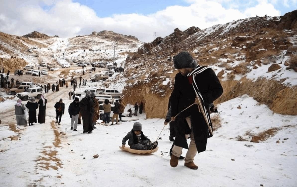 Nieve en el desierto de Arabia Saudita sorprende a meteorólogos