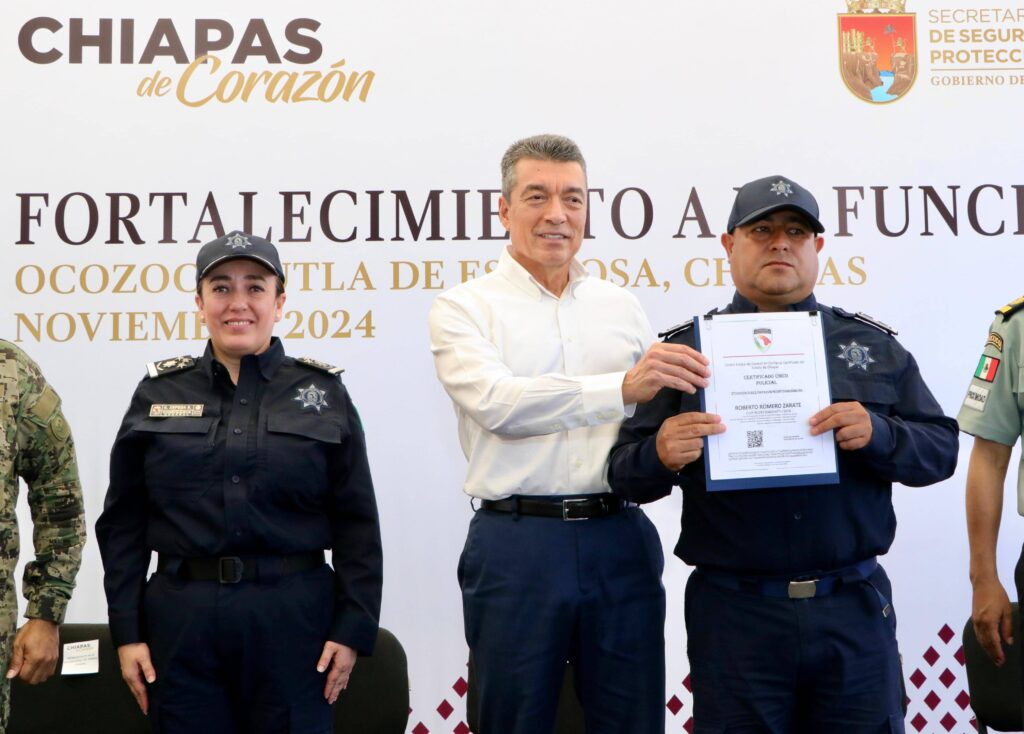 REC ENTREGA RECONOCIMIENTOS POLICIAS 2 1