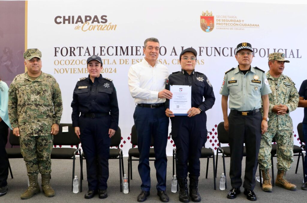 REC ENTREGA RECONOCIMIENTOS POLICIAS 4 1