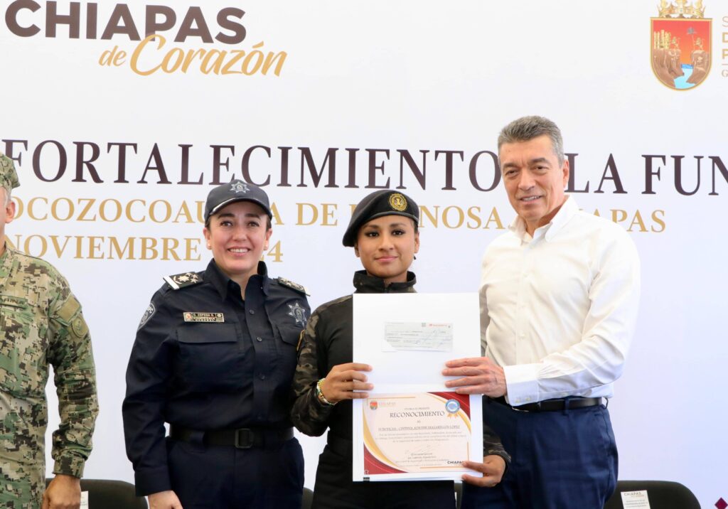 REC ENTREGA RECONOCIMIENTOS POLICIAS 5 1