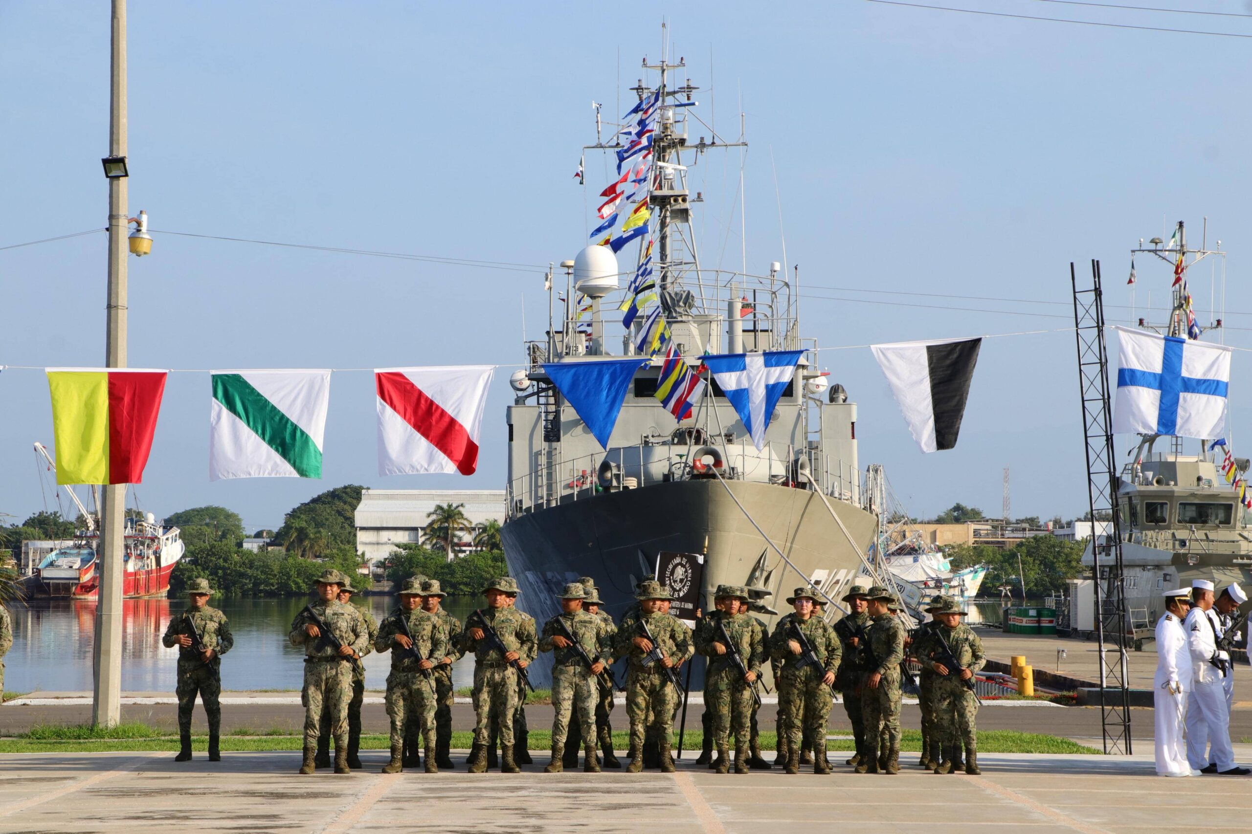 Rutilio Escandón encabeza conmemoración del 199 Aniversario de la Consolidación de la Independencia en el Mar