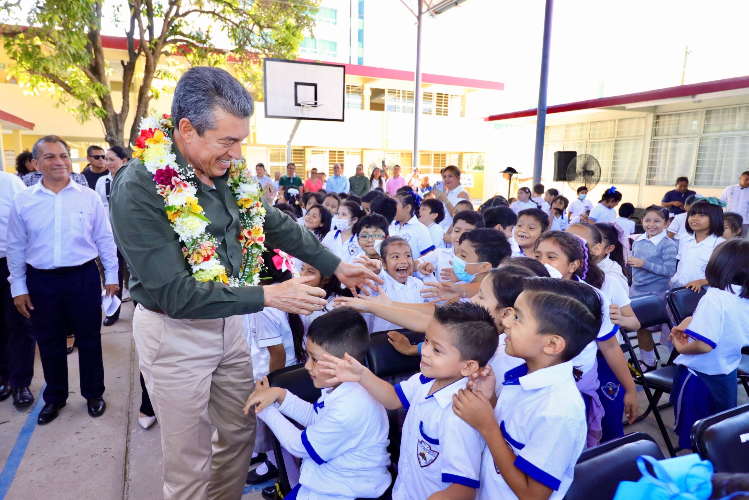 Inaugura Rutilio Escandón la infraestructura educativa de la Primaria “Restauramiento de la República”, en Tuxtla