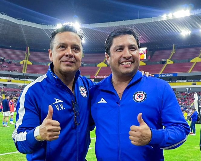 Julión Álvarez presume amor por Cruz Azul rumbo a la liguilla de la Liga MX