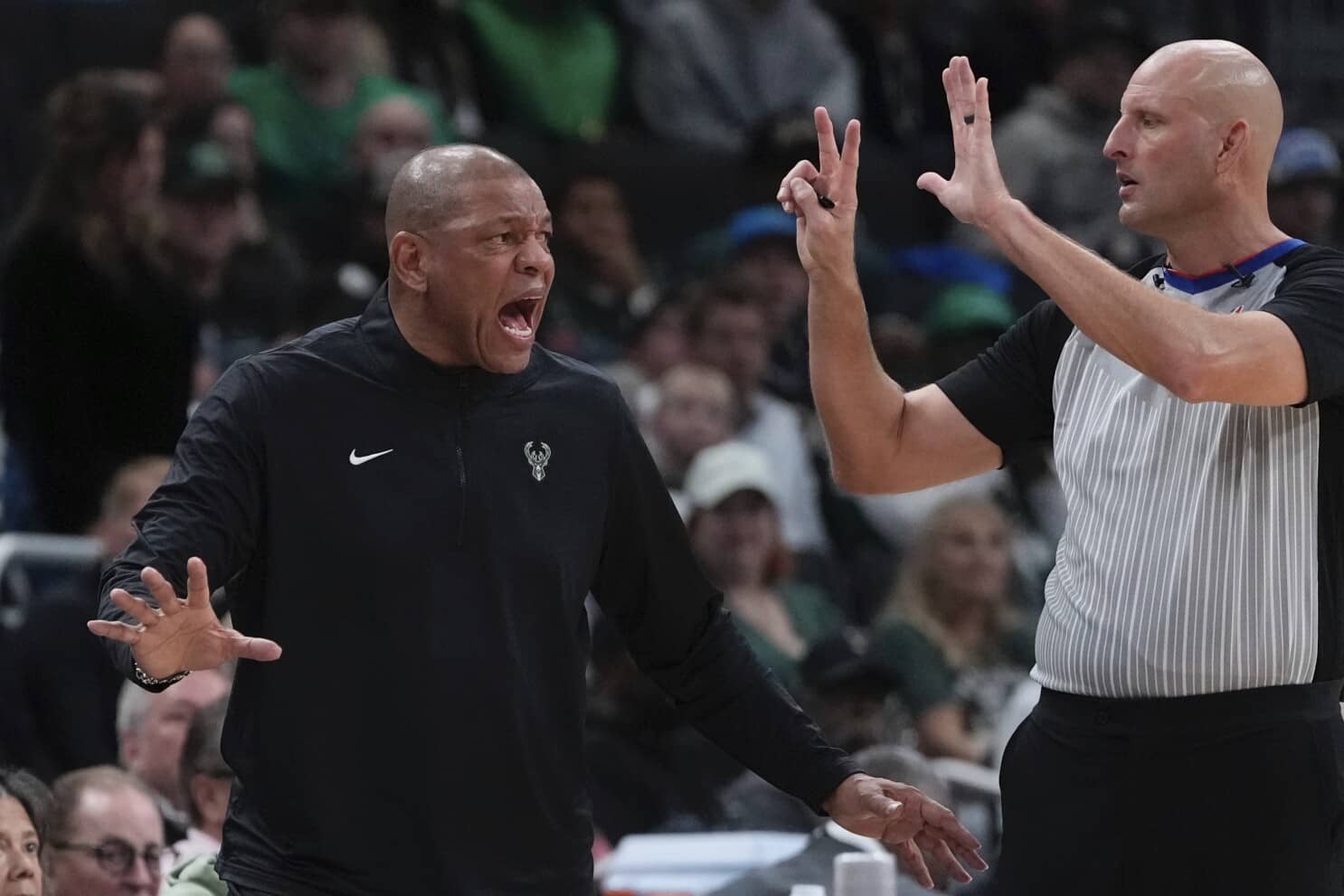 NBA multa con 25 mil dólares a Doc Rivers por criticar a los árbitros pese a tener razón