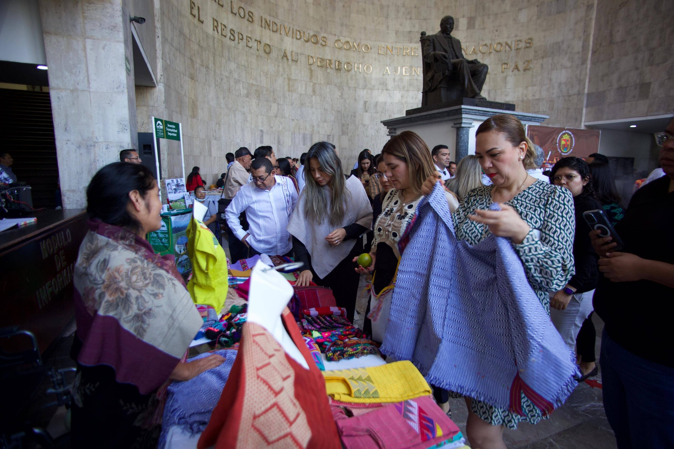 Congreso, sede de la expoventa: “Expresión del arte en las manos chiapanecas”