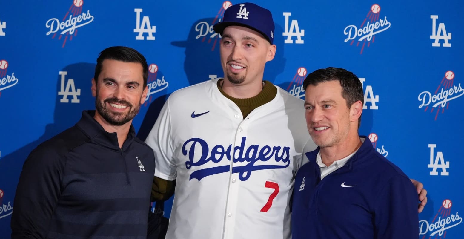 Dodgers presentan a Blake Snell; hereda el número del mexicano Julio Urías