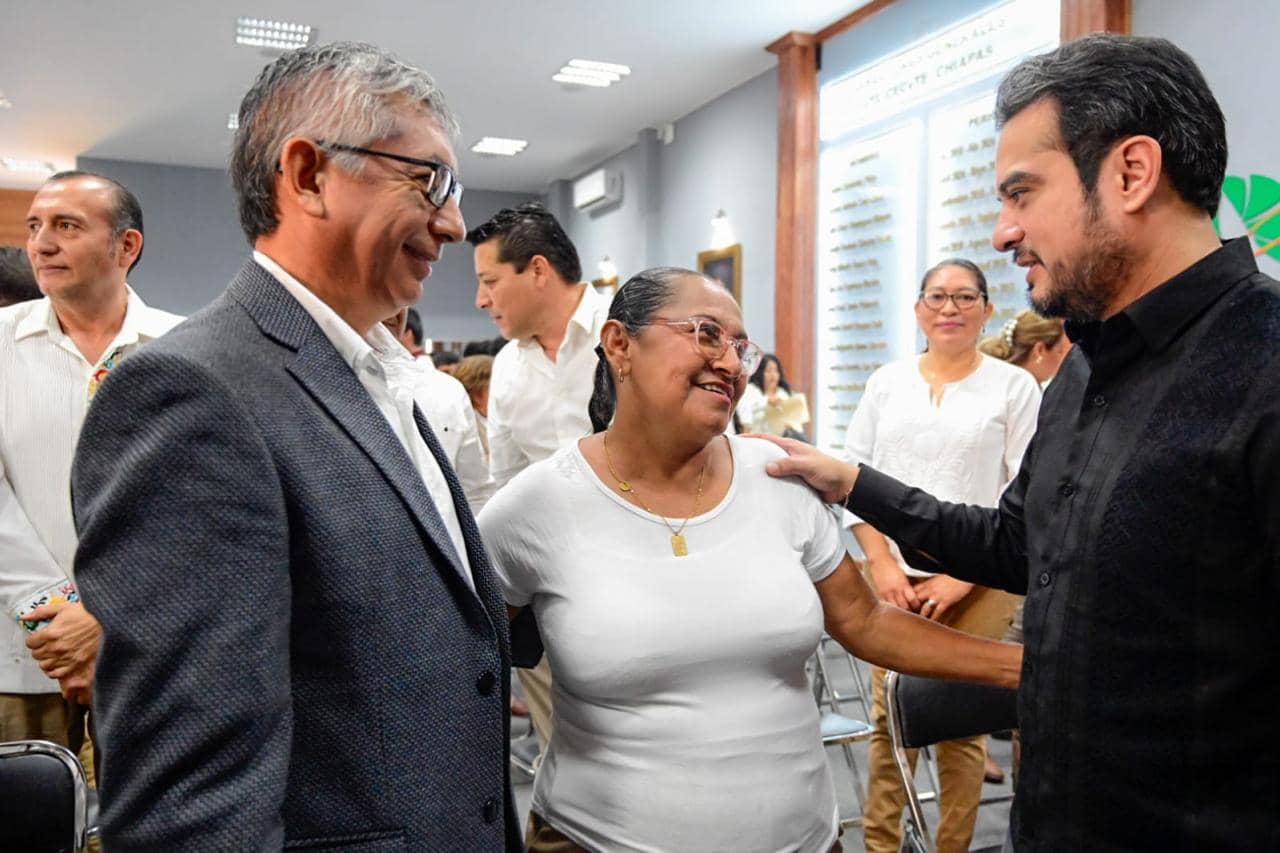 Luis Guadalupe Morales Ángeles, primer alfabetizador voluntario del CECyTE Chiapas en “Chiapas Puede”