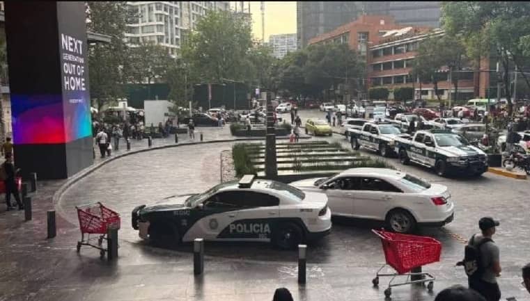 Balacera en Centro Comercial Miyana deja un muerto en Polanco