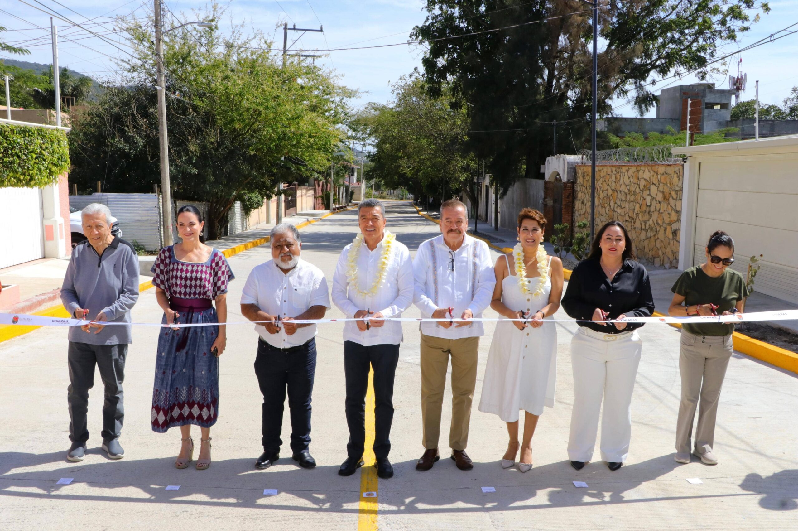 Más vialidades dignas en Tuxtla Gutiérrez; Rutilio Escandón inaugura pavimentación de calles en Plan de Ayala