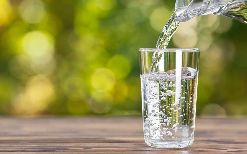 ¿Cuándo es mejor tomar agua?, ve los tres mejores momentos para hacerlo