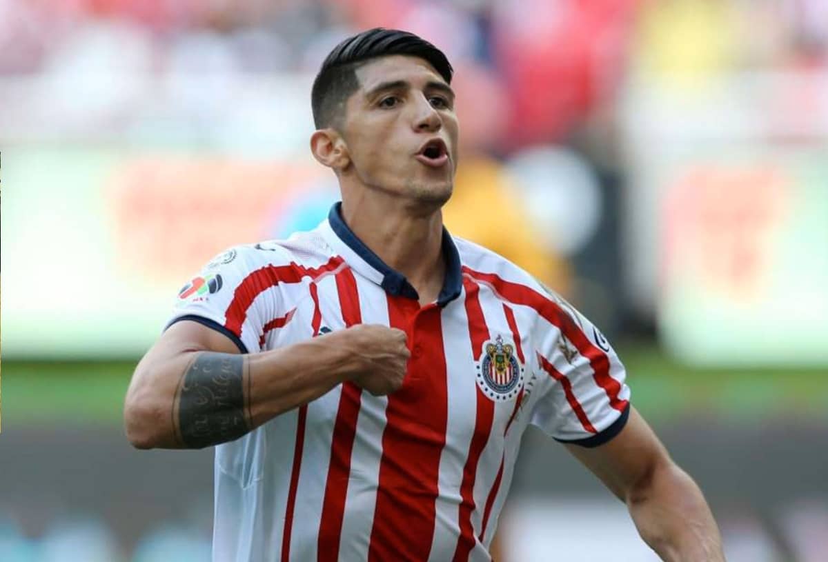 Alan Pulido es refuerzo de 34 años en Chivas para el Clausura 2025; detalles del contrato