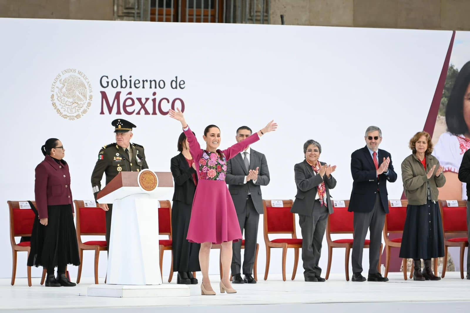 Asiste Eduardo Ramírez al informe de los 100 días de gobierno de la presidenta Claudia Sheinbaum