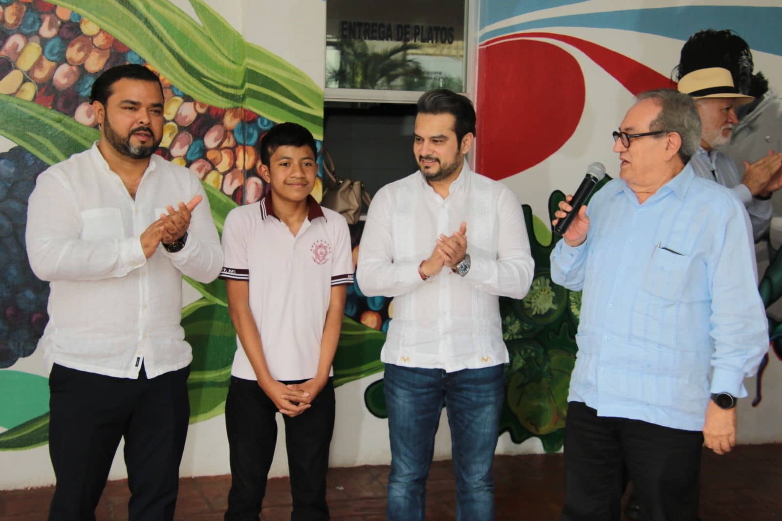 Felicita Secretaría de Educación al estudiante Leonardo Edín González Diaz, ganador del "8o. Concurso Nacional de la Olimpiada Mexicana de Matemáticas"