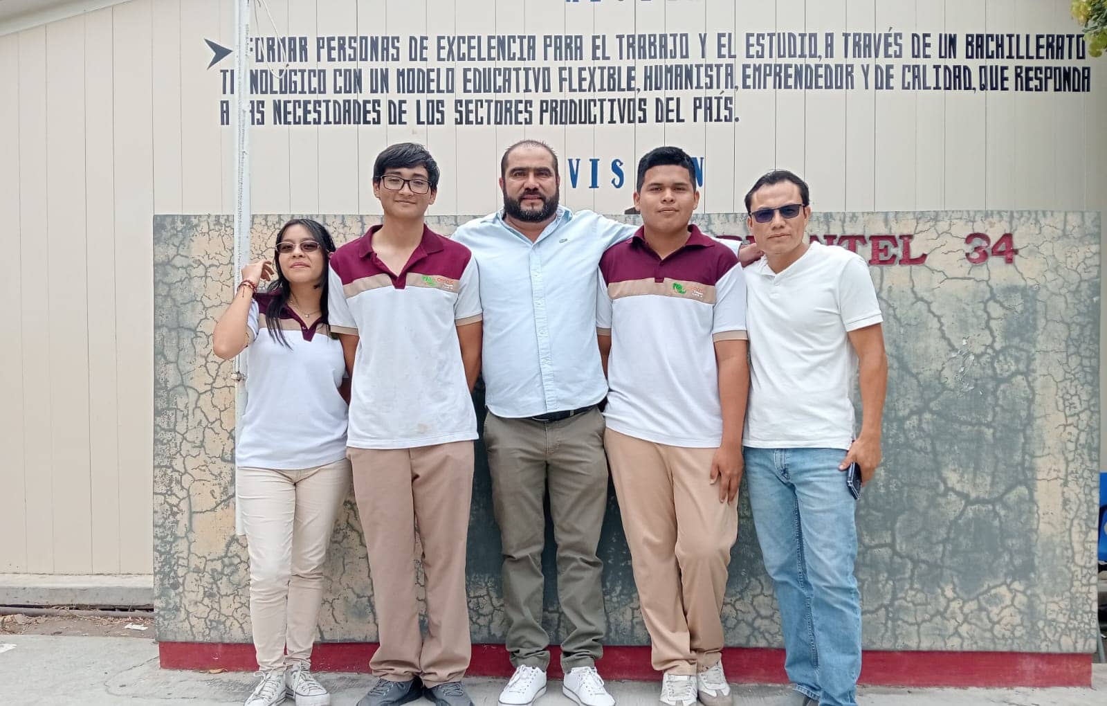 Estudiantes del CECyT 34 Tuxtla Gutiérrez, finalistas nacionales del Hackathon 2025