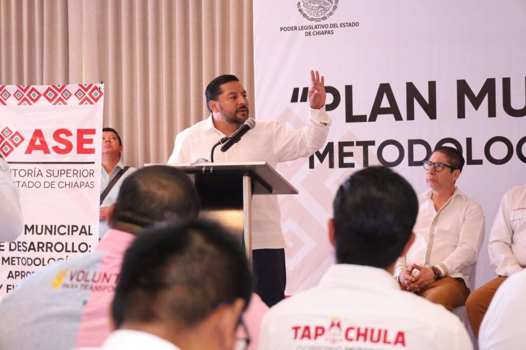 ASE Y MARCELA CASTILLO CAPACITACION A MUNICIPIOS 6 1