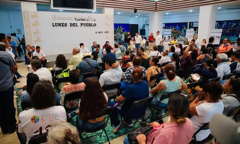 AT LUNES DEL PUEBLO 5 1