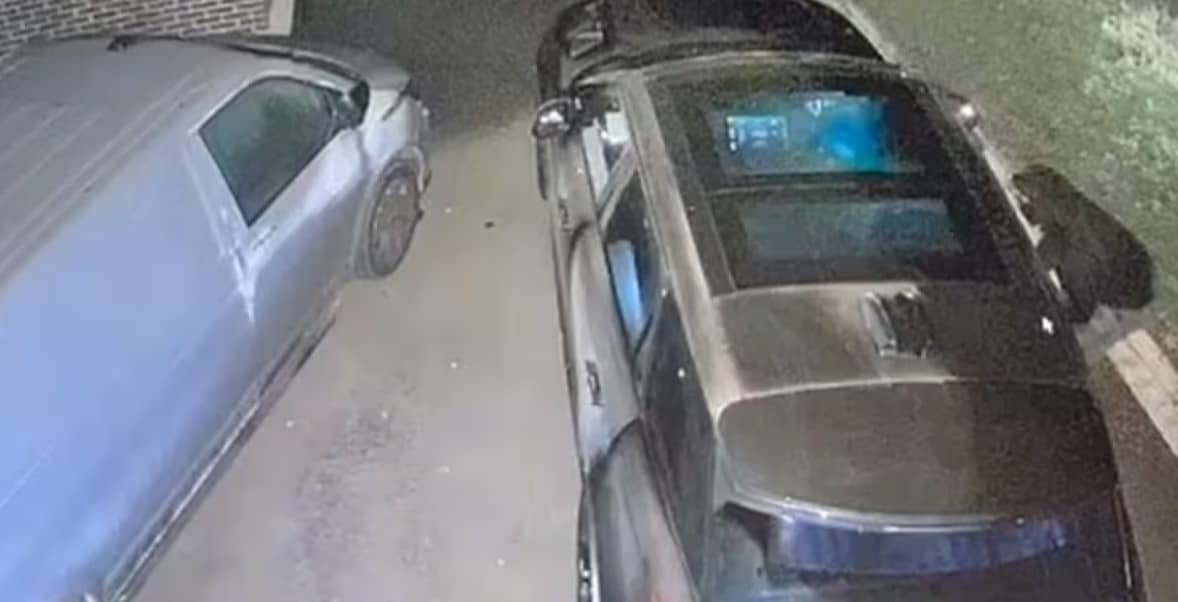 El ‘auto imposible de robar’ de lujo es despojado a solo días de salir de la agencia