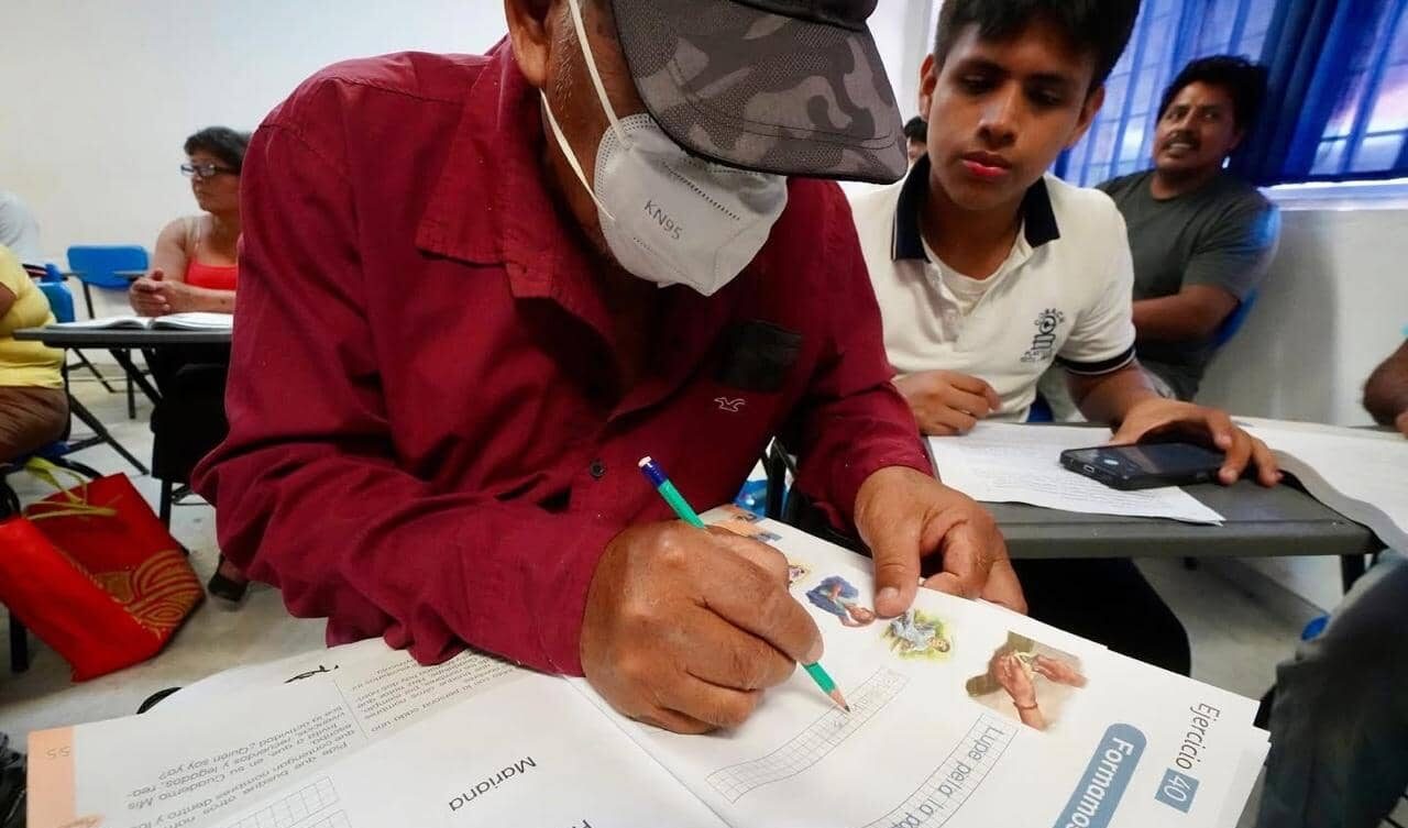 En México hay 50.5 millones de personas con rezago educativo: INEA