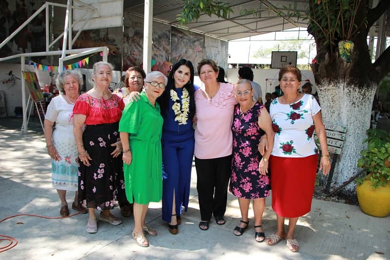 Titular del Isstech visita Casa Geriátrica y reitera su compromiso con personas adultas mayores