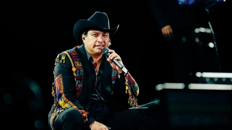 No sólo es Julión Álvarez; la lista de artistas mexicanos con problemas migratorios sigue creciendo