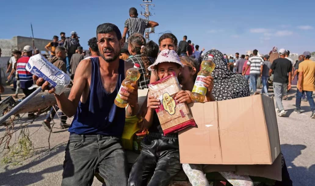 Estalla el caos en el primer día de distribución de ayuda respaldado por EE.UU. en Gaza después de semanas de hambre