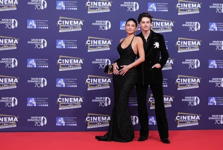 Timothée Chalamet y Kylie Jenner aparecen por primera vez como pareja en una alfombra roja