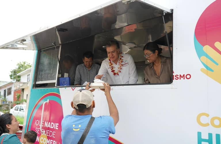 Nueva ruta del Comedor Móvil acerca apoyo alimentario a más colonias de Tuxtla: Paco Chacón