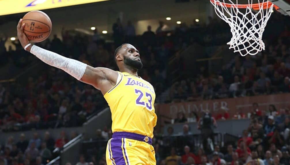 LeBron James continuaría su carrera en Lakers