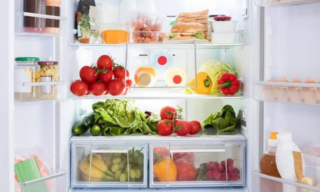 El botón oculto del refrigerador que baja tu recibo de luz (y casi nadie usa)