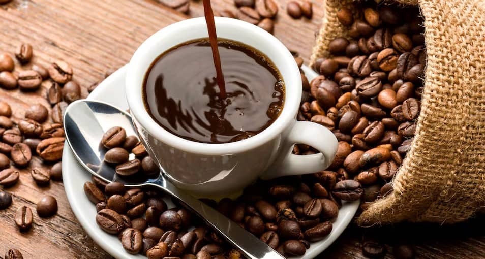 Beber café puede ayudar a envejecer mejor; qué tipo de café y cuántas tazas recomiendan