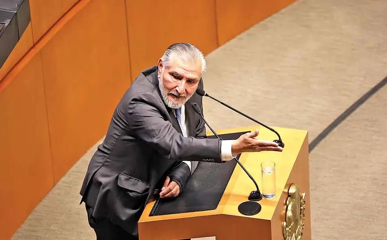 Aparece Adán Augusto López, pero sólo en redes para defender su gestión al frente de Tabasco