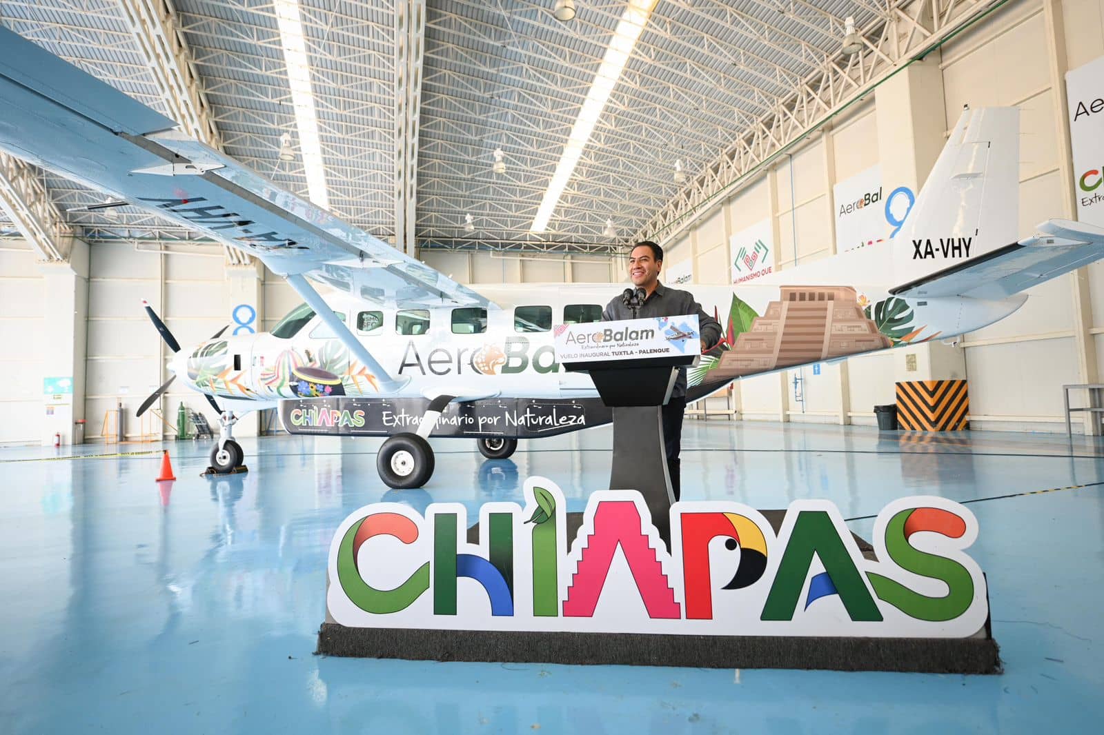 Eduardo Ramírez inaugura Aerobalam Tuxtla-Palenque para conectar a Chiapas y promover el turismo