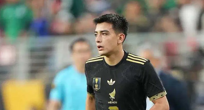 FIFA frenaría llegada de Gilberto Mora a Europa; no importa el interés de varios equipos