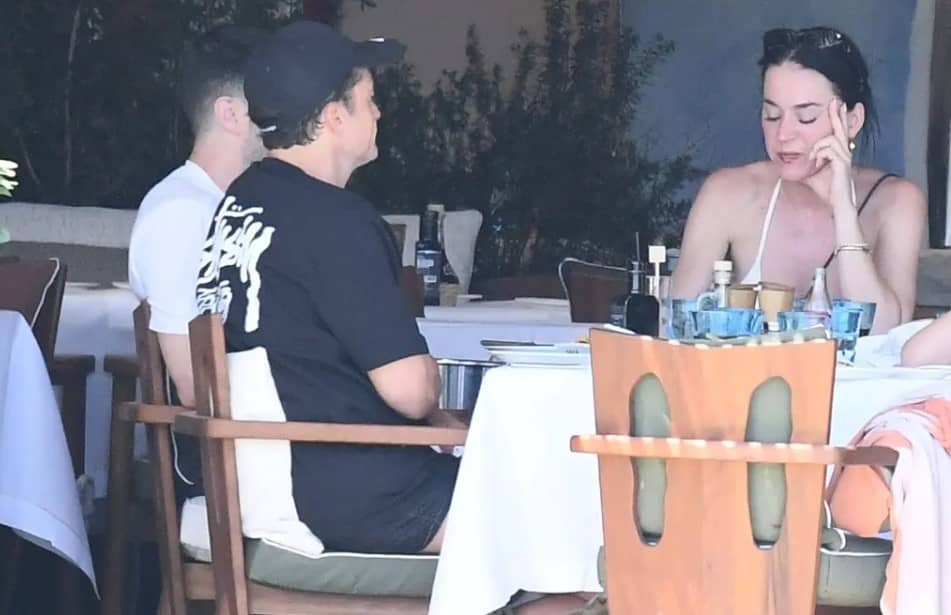 Katy Perry y Orlando Bloom, recién separados, lucen tensos durante un almuerzo en sus vacaciones en Italia