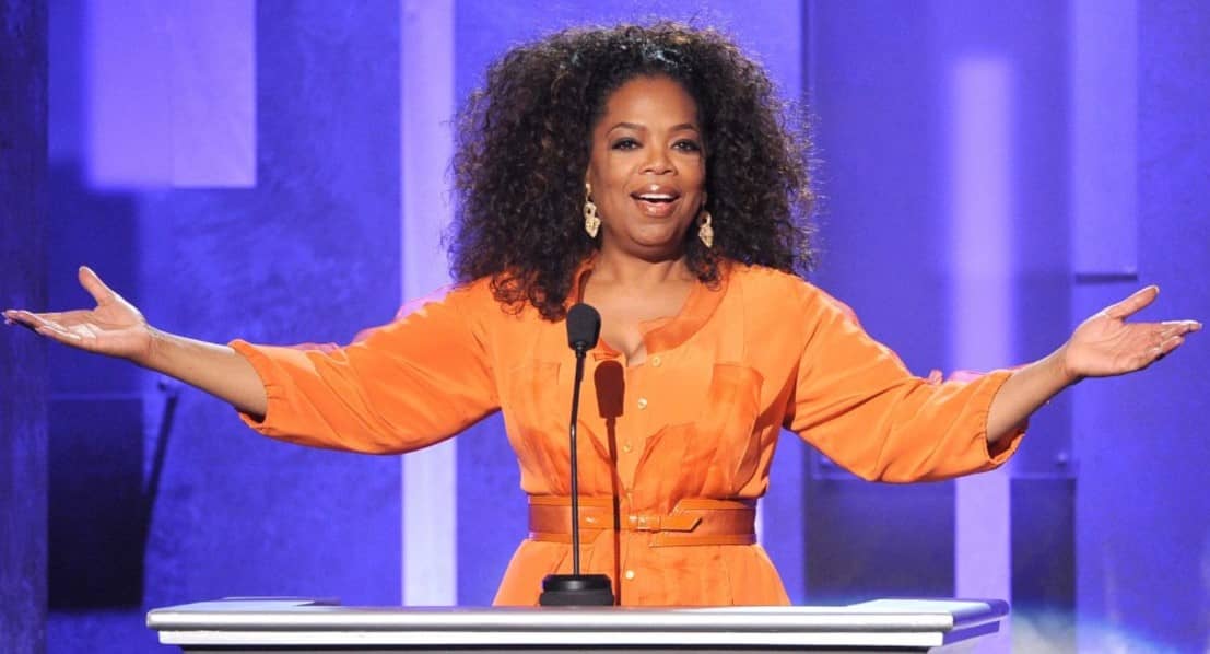 Oprah Winfrey responde a las críticas por mantener cerrada su carretera privada durante el aviso de tsunami de Hawái, dificultando evacuaciones