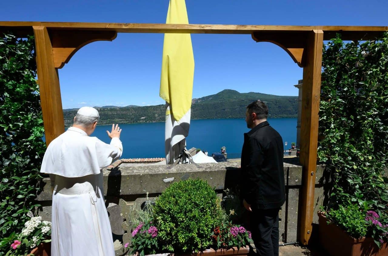 El Papa recibe a Zelensky, reafirmada disponibilidad para negociar en el Vaticano
