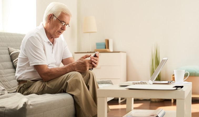 Los 5 fraudes más comunes que sufren los adultos mayores en línea