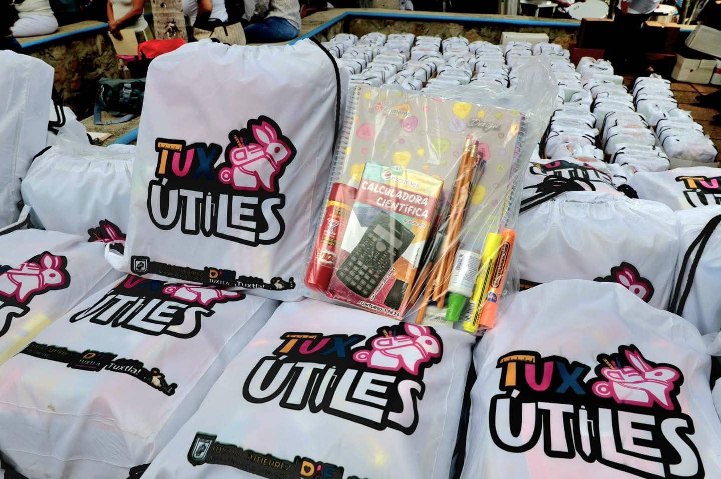 Seguimos apoyando a la juventud tuxtleca con Tux-Útiles: Angel Torres