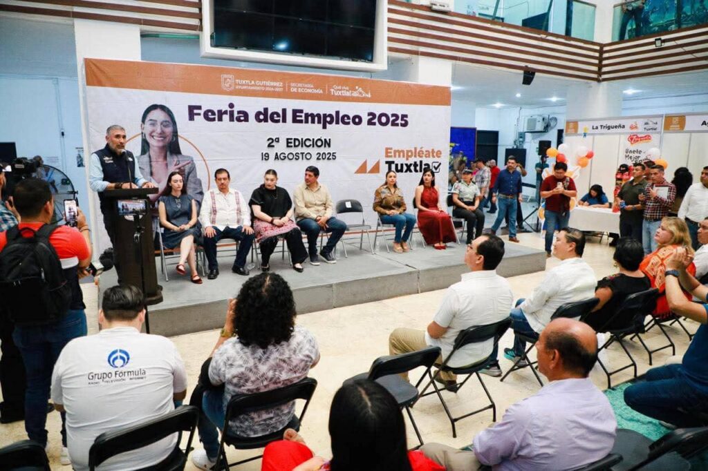 AT FERIA DEL EMPLEO 1 1
