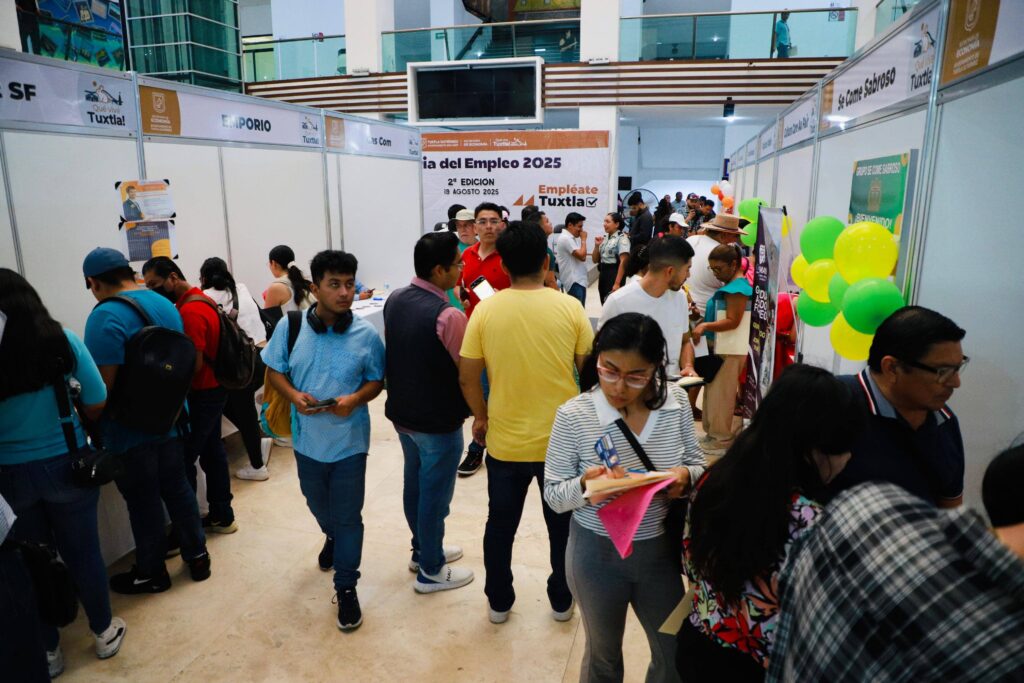 AT FERIA DEL EMPLEO 1