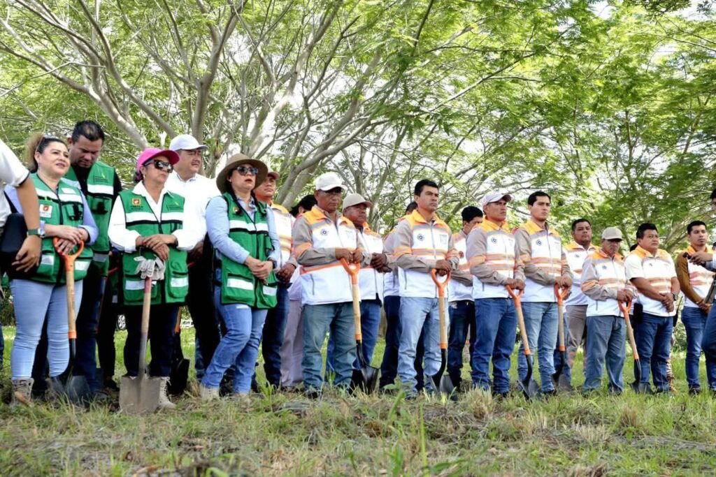 AT PARQUE GUANACASTLE2 1