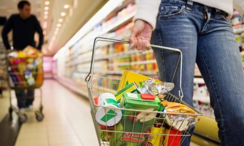 ¡No alcanza! 68% de trabajadores no cubren comida ni servicios para su familia