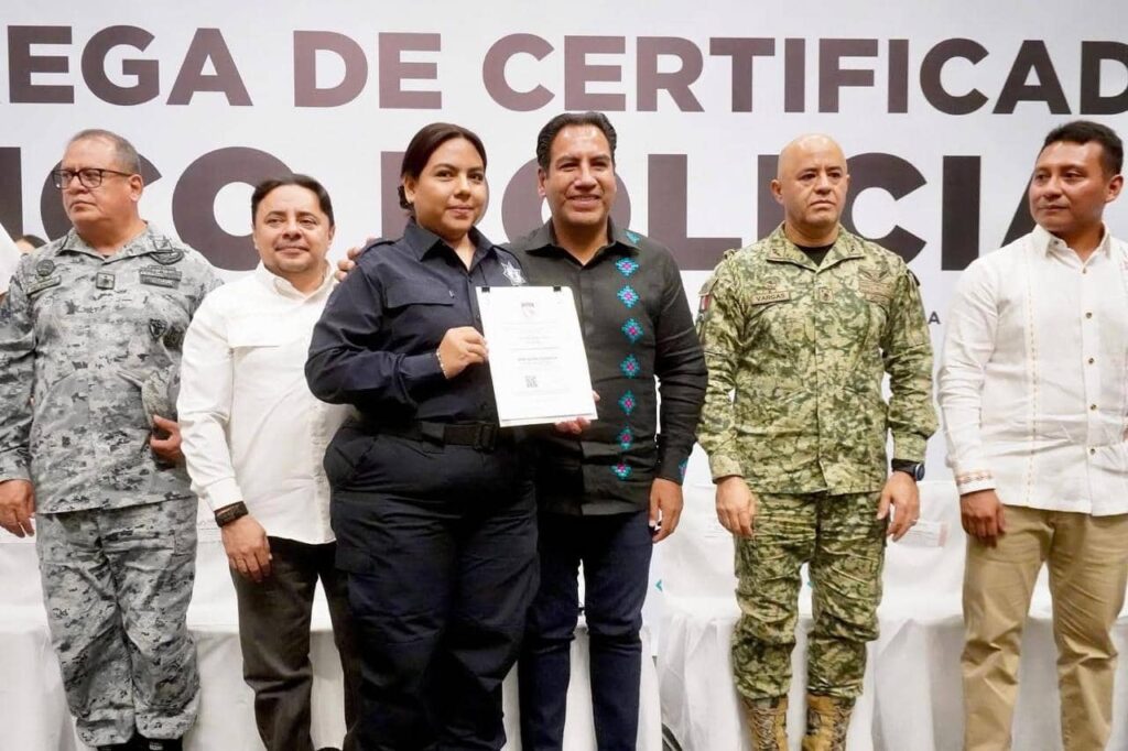 ERA ENTREGA DE CERTIFICADOS A POLICIAS2 1
