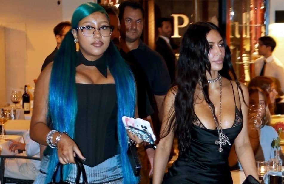 Hija de Kim Kardashian enciende controversia usando corset a los 12 años