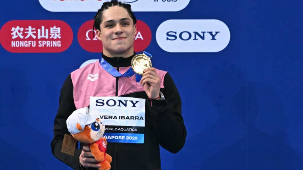 Samuel García y Faitelson discuten en redes sociales por el origen del clavadista Osmar Olvera